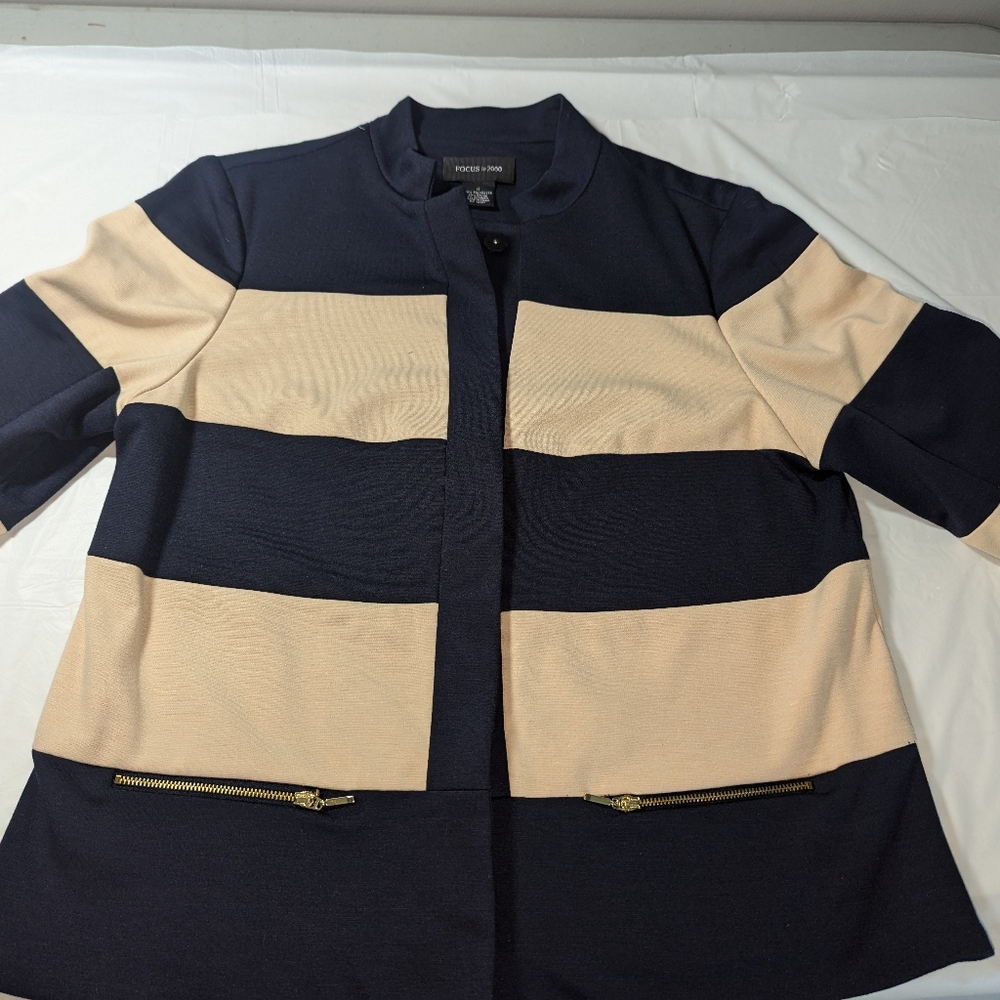 Vintage Focus 2000 Navy Tan Color Block Short Jacket size 12